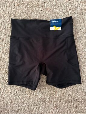 Old Navy Black High-Rise Bike Shorts with Side Pockets